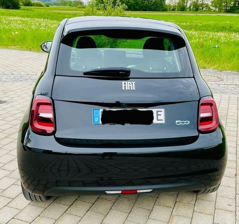 Gebraucht Fiat 500e Icon 86 kW (118 PS) 2022 Schwarz Limousine
