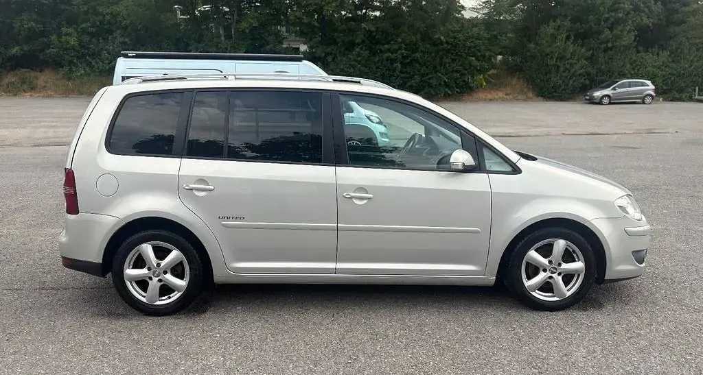 Gebraucht VW Touran United 140 PS (102 kW) 2009 Silber Van / Kleinbus