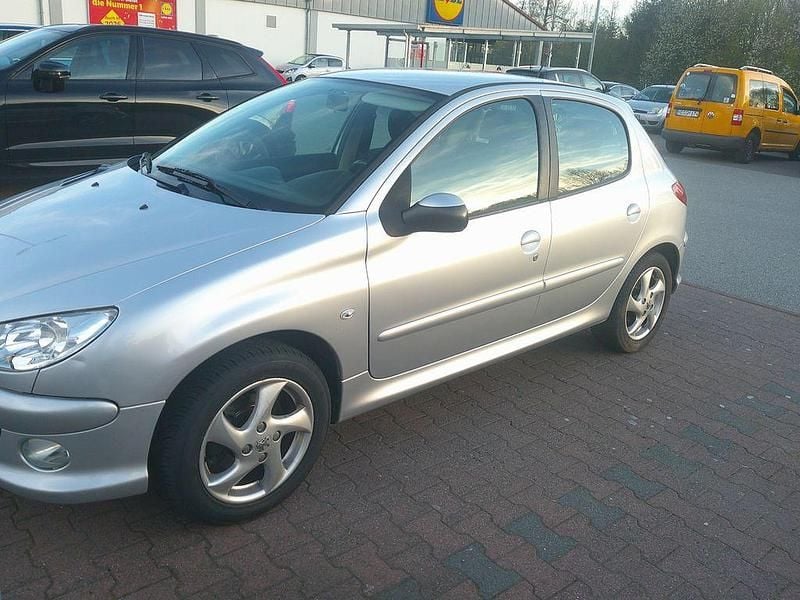 Gebraucht Peugeot 206 109 PS (80 kW) 2006 Grau Limousine