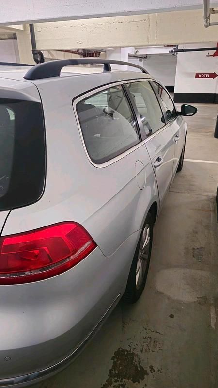 Gebraucht VW Passat Comfortline 140 PS (102 kW) 2012 Grau Limousine