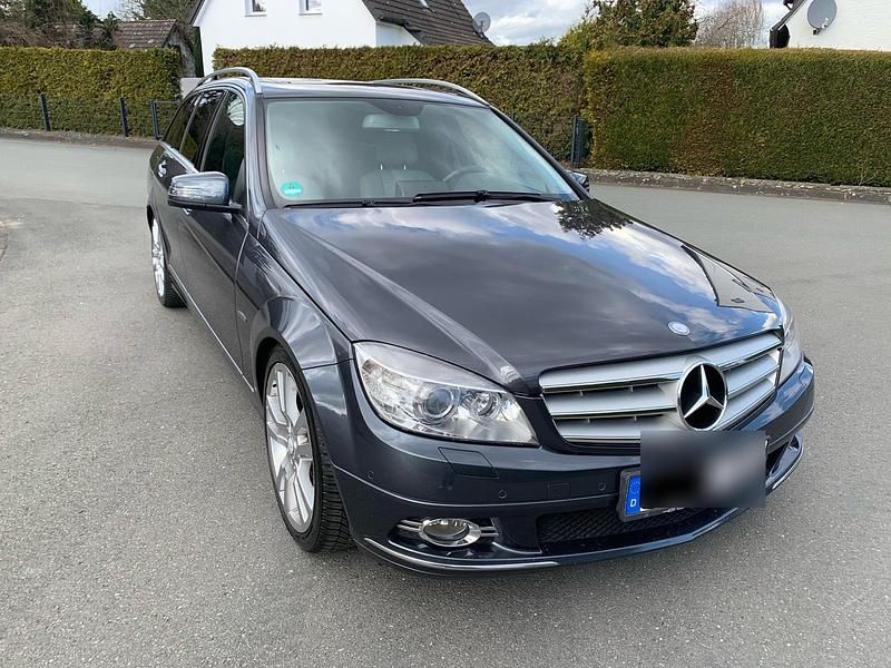 Gebraucht Mercedes C350 272 PS (200 kW) 2009 Grau Kombi