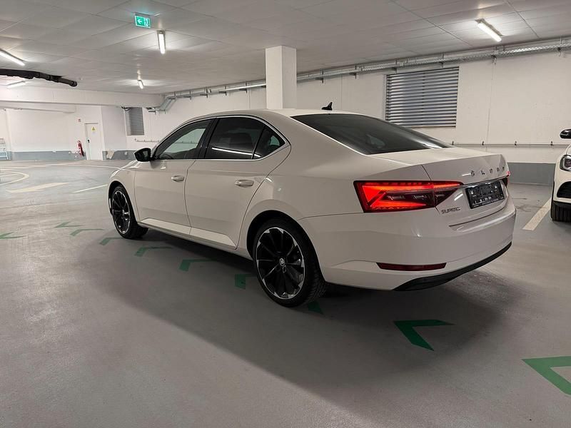 Gebraucht Skoda Superb Ambition 190 PS (139 kW) 2020 Weiß Limousine