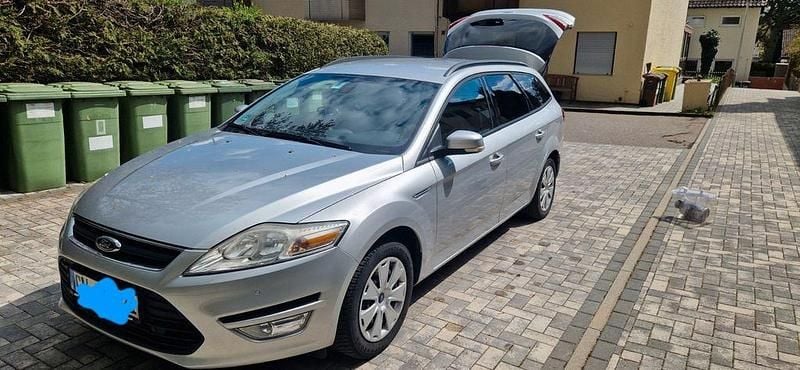Gebraucht Ford Mondeo Trend 140 PS (102 kW) 2012 Silber Limousine