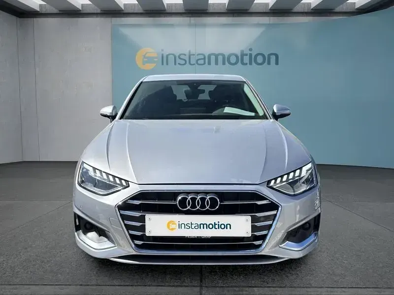 Używany Audi A4 163 KM (119 kW) 2024 Srebrny Sedan/Limuzyna