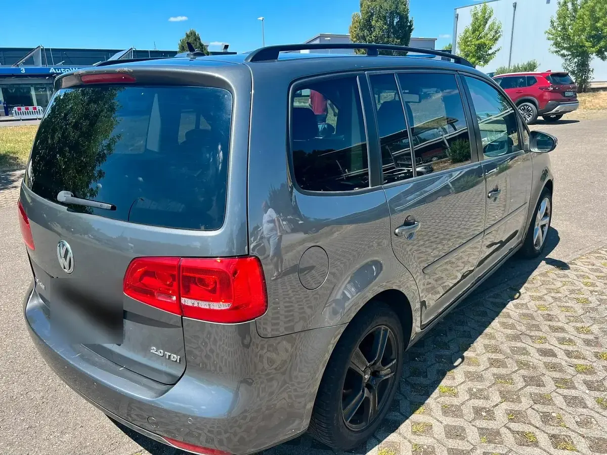 Gebraucht VW Touran 140 PS (102 kW) 2010 Grau Van / Kleinbus