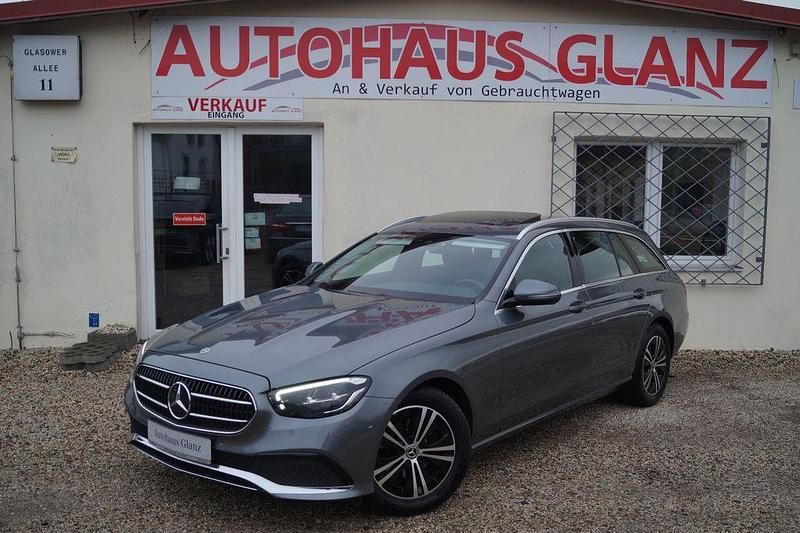 Selenitgrau metalliclack Gebraucht 2020 Mercedes E220 Avantgarde Kombi | 28.999 € (Guter Preis) - Bild 1/4