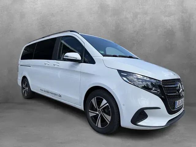 Gebraucht Mercedes V220 Style 163 PS (119 kW) 2026 Bergkristallweiß metallic Van / Kleinbus