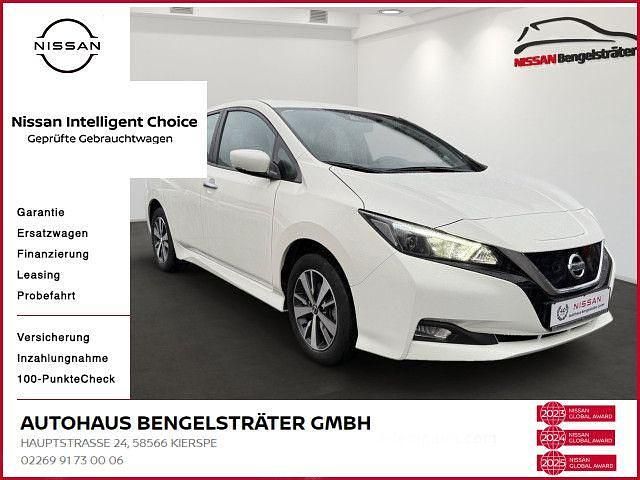 Gebraucht Nissan Leaf Acenta 110 kW (150 PS) 2021 Weiß Kleinwagen