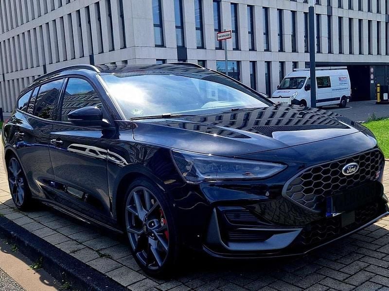 Schwarz Gebraucht 2025 Ford Focus S Kombi | 40.900 € (Fairer Preis) - Bild 1/4