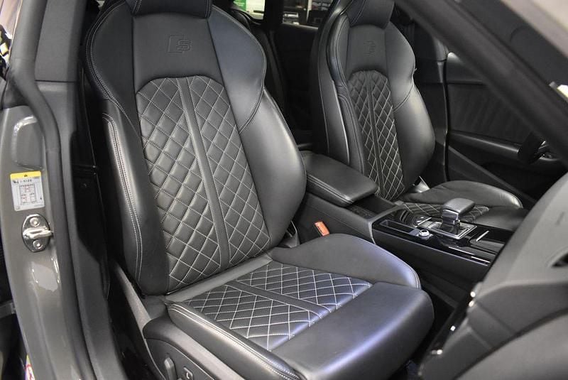 Grau Gebraucht 2024 Audi A5 S-Line Limousine | 44.870 € (Etwas zu teuer) - Bild 1/4