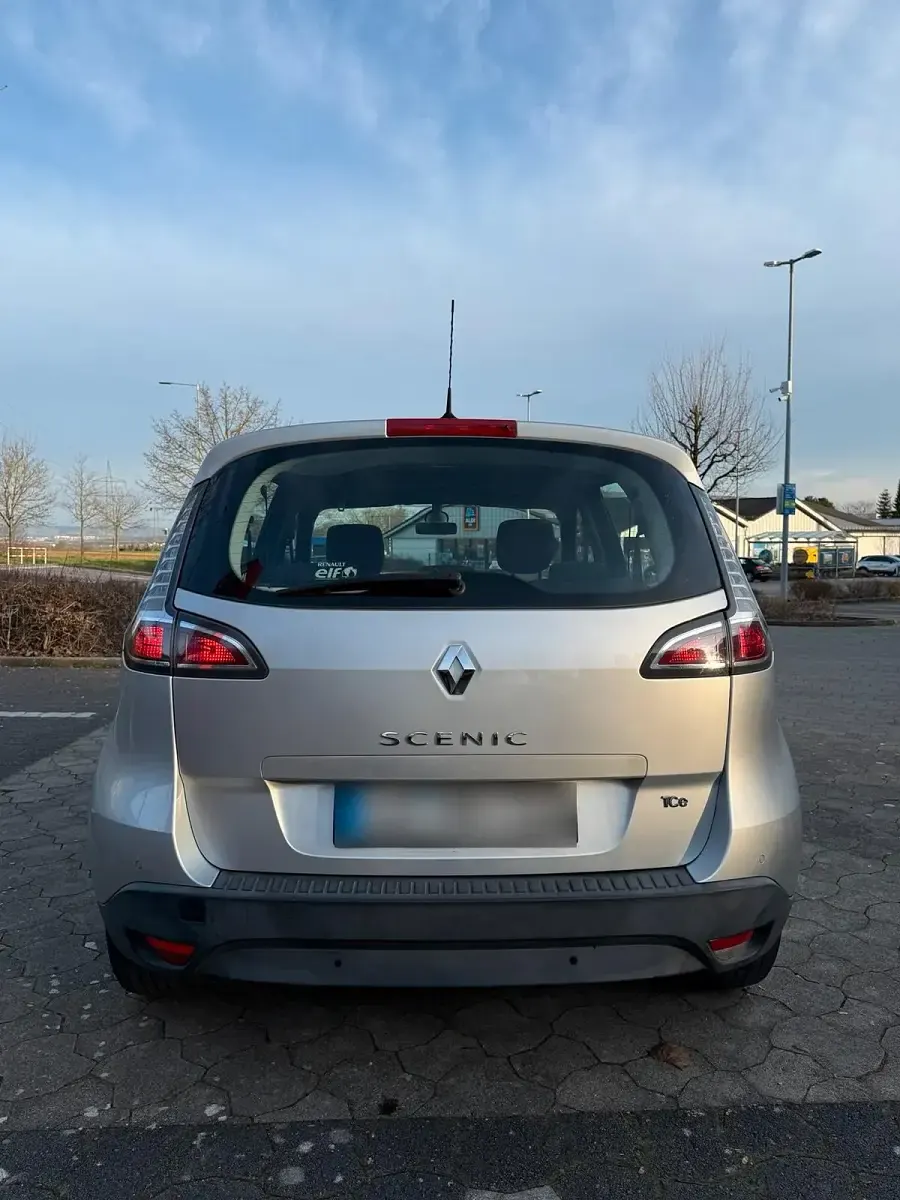 Gebraucht Renault Scénic 115 PS (84 kW) 2014 Silber Van / Kleinbus