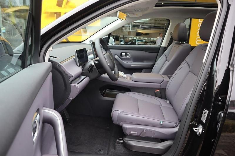 Neu Leapmotor C10 160 kW (218 PS) 2025 Schwarz SUV