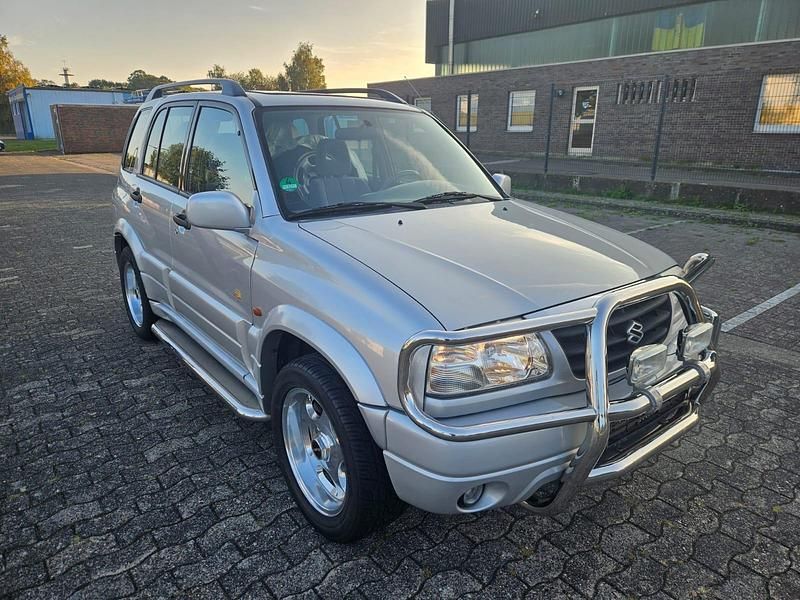 Silber Gebraucht 2002 Suzuki Grand Vitara SUV | 4.800 € (Fairer Preis) - Bild 1/4