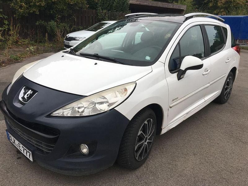 Weiß Gebraucht 2013 Peugeot 207 Filou Kombi | 1.999 € (Superpreis) - Bild 1/4