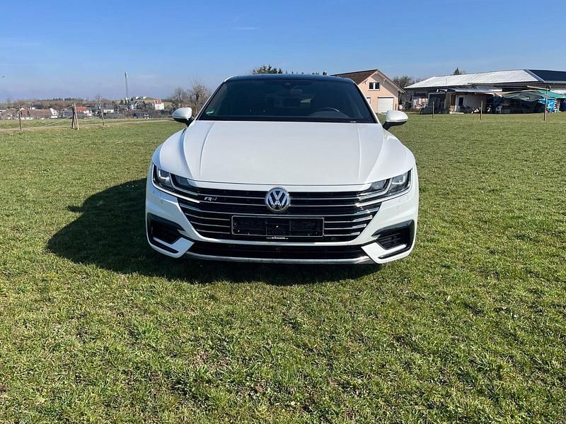 Gebraucht VW Arteon R-line 190 PS (139 kW) 2018 Weiß Kleinwagen