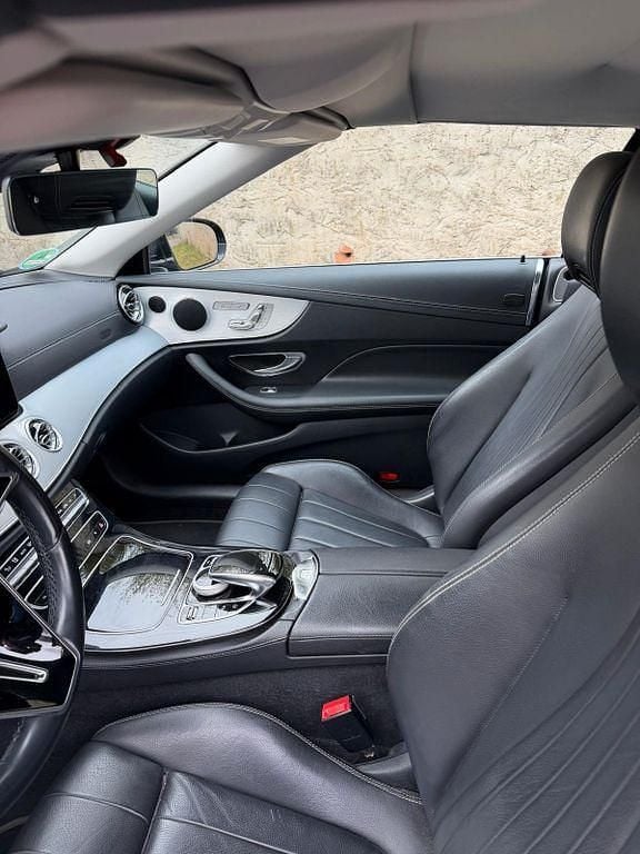 Gebraucht Mercedes E200 197 PS (144 kW) 2021 Schwarz Cabrio