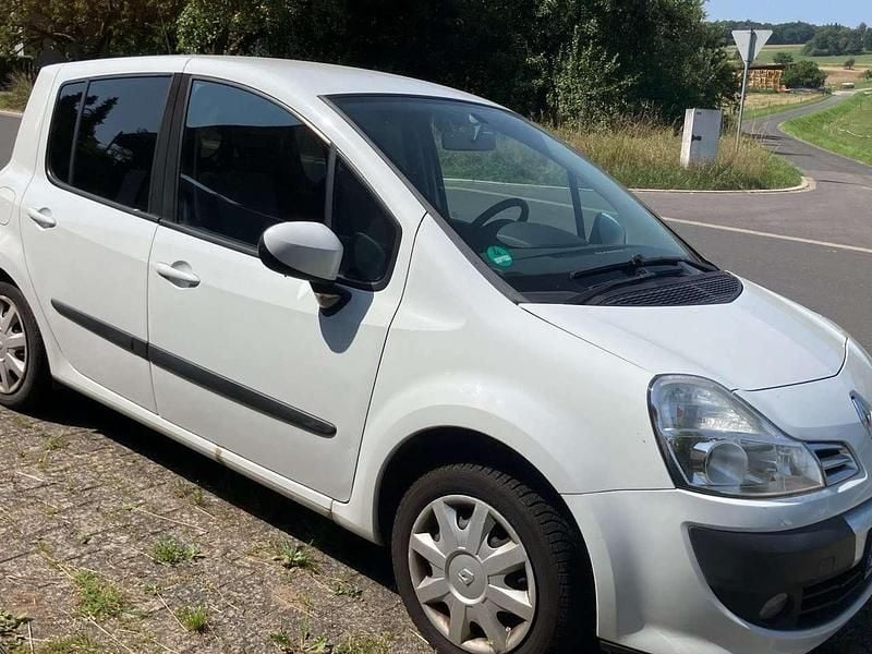 Weiß Gebraucht 2009 Renault Modus Dynamique Van / Kleinbus | 3.200 € (Fairer Preis) - Bild 1/3