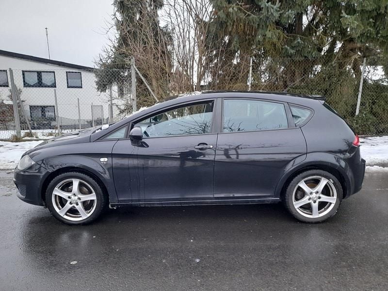 Gebraucht Seat Leon 125 PS (91 kW) 2010 Schwarz Kleinwagen