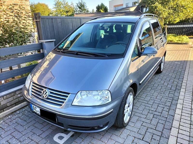 Gebraucht VW Sharan 140 PS (102 kW) 2010 Grau Van / Kleinbus