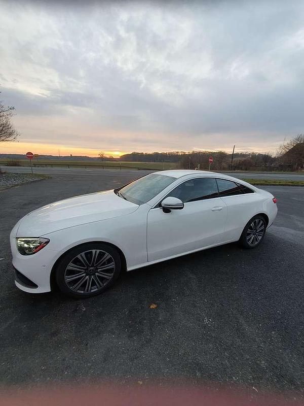 Gebraucht Mercedes E200 Avantgarde 197 PS (144 kW) 2021 Coupé