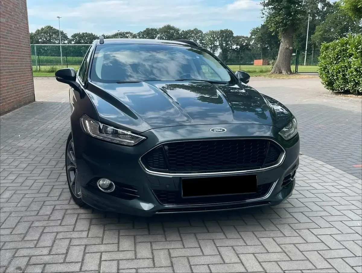 Gebraucht Ford Mondeo ST-Line 180 PS (132 kW) 2016 Grün Kombi