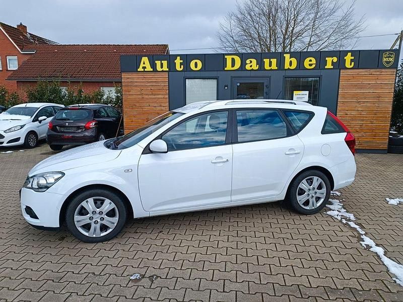 Gebraucht Kia Ceed 90 PS (66 kW) 2010 Weiß Kleinwagen