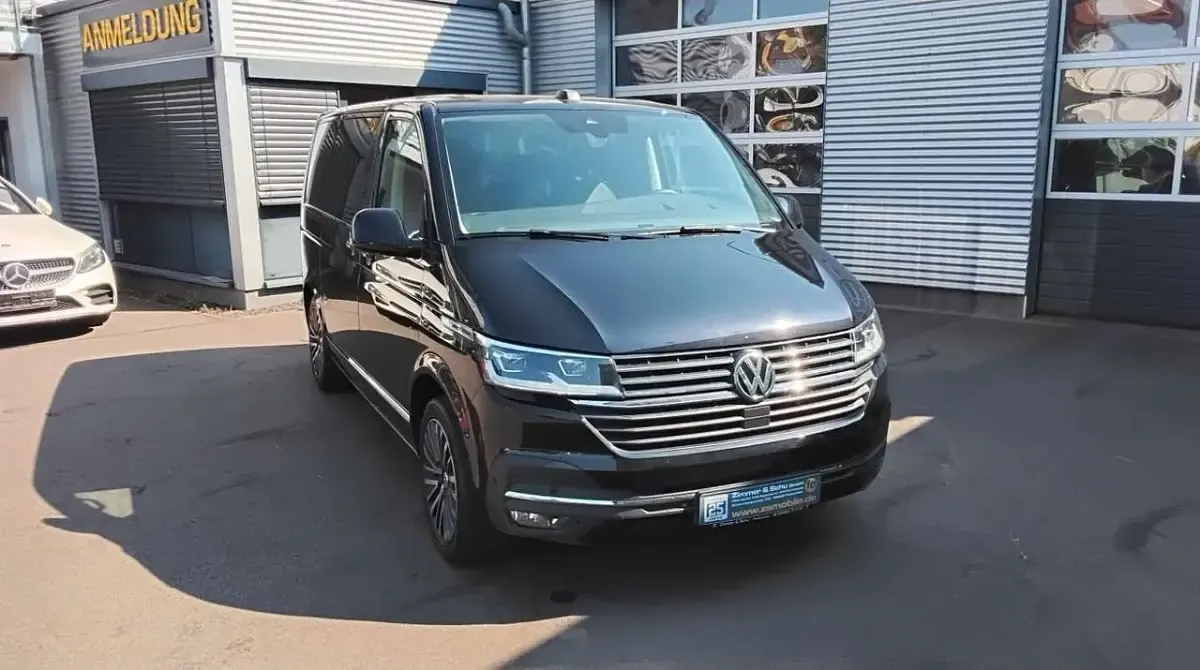 Gebraucht VW Multivan Highline 204 PS (150 kW) 2022 Schwarz Van / Kleinbus