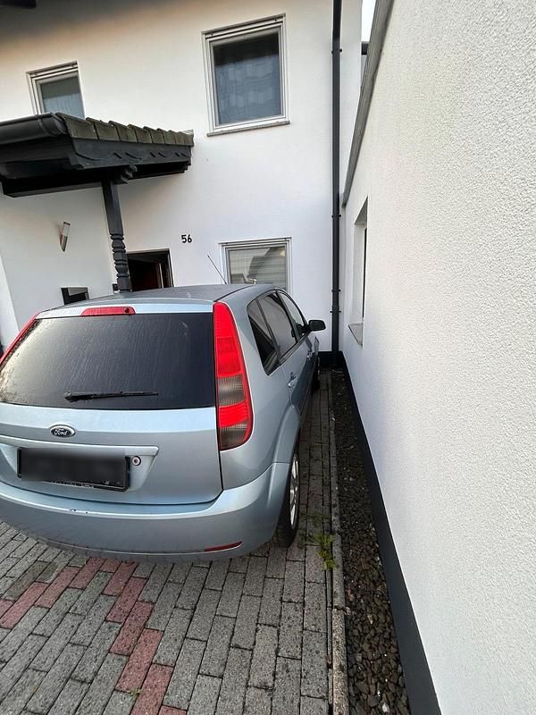 Gebraucht Ford Fiesta 81 PS (59 kW) 2005 Kleinwagen