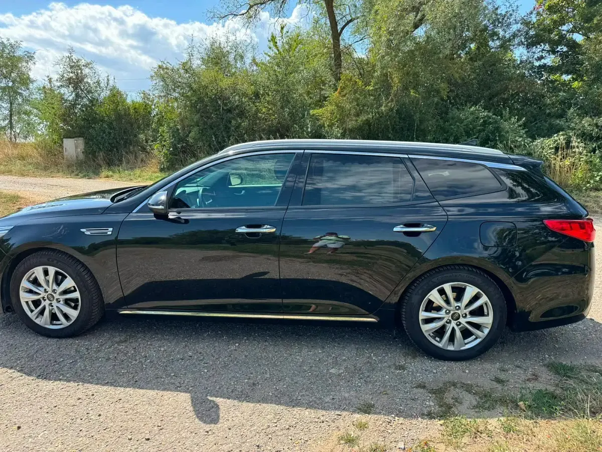 Gebraucht Kia Optima 136 PS (100 kW) 2019 Schwarz Kombi