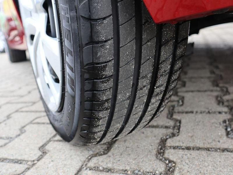 Gebraucht Opel Corsa 101 PS (74 kW) 2024 Rot Kleinwagen