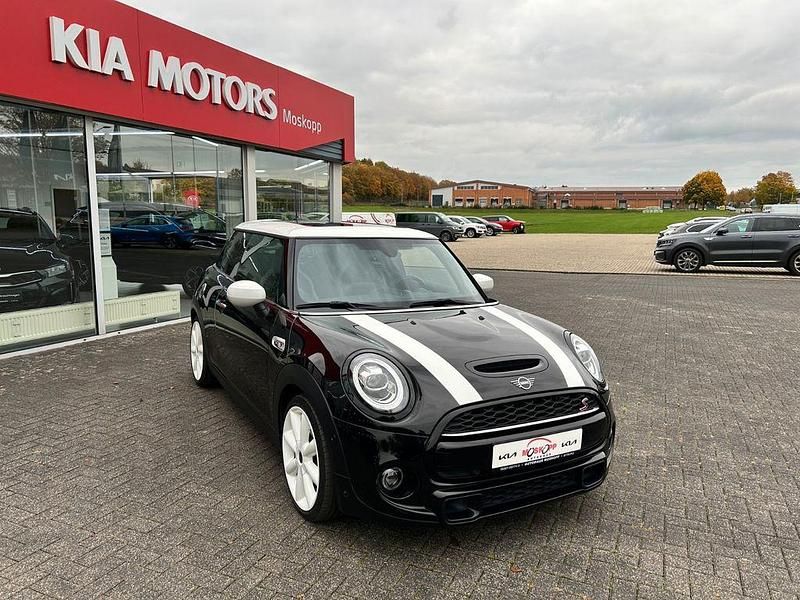 Schwarz Gebraucht 2020 Mini Cooper S Chili Kleinwagen | 22.870 € (Etwas zu teuer) - Bild 1/4