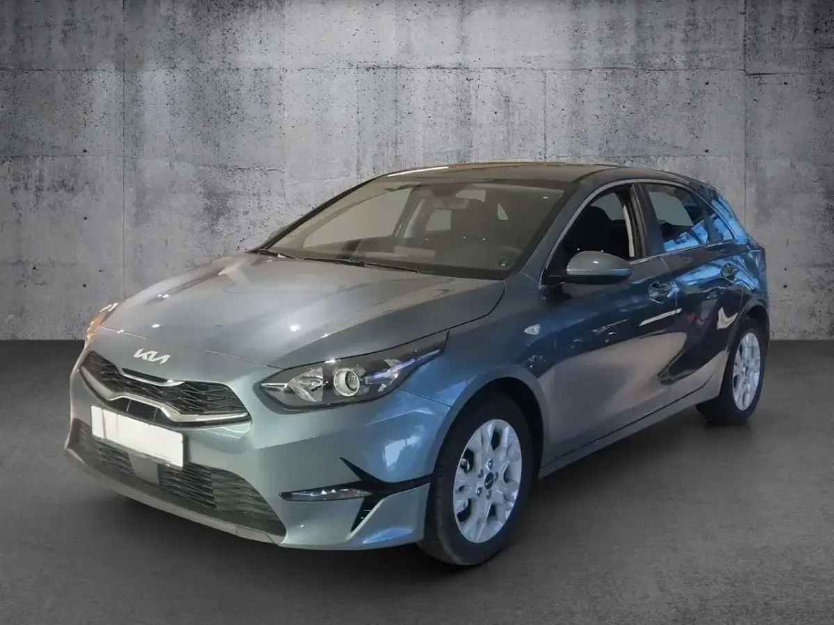 Neu Kia Ceed Vision 140 PS (102 kW) 2026 Yucca steel gray m Kleinwagen