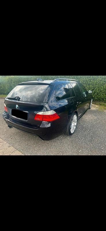 Gebraucht BMW 525 197 PS (144 kW) 2009 Schwarz Kombi
