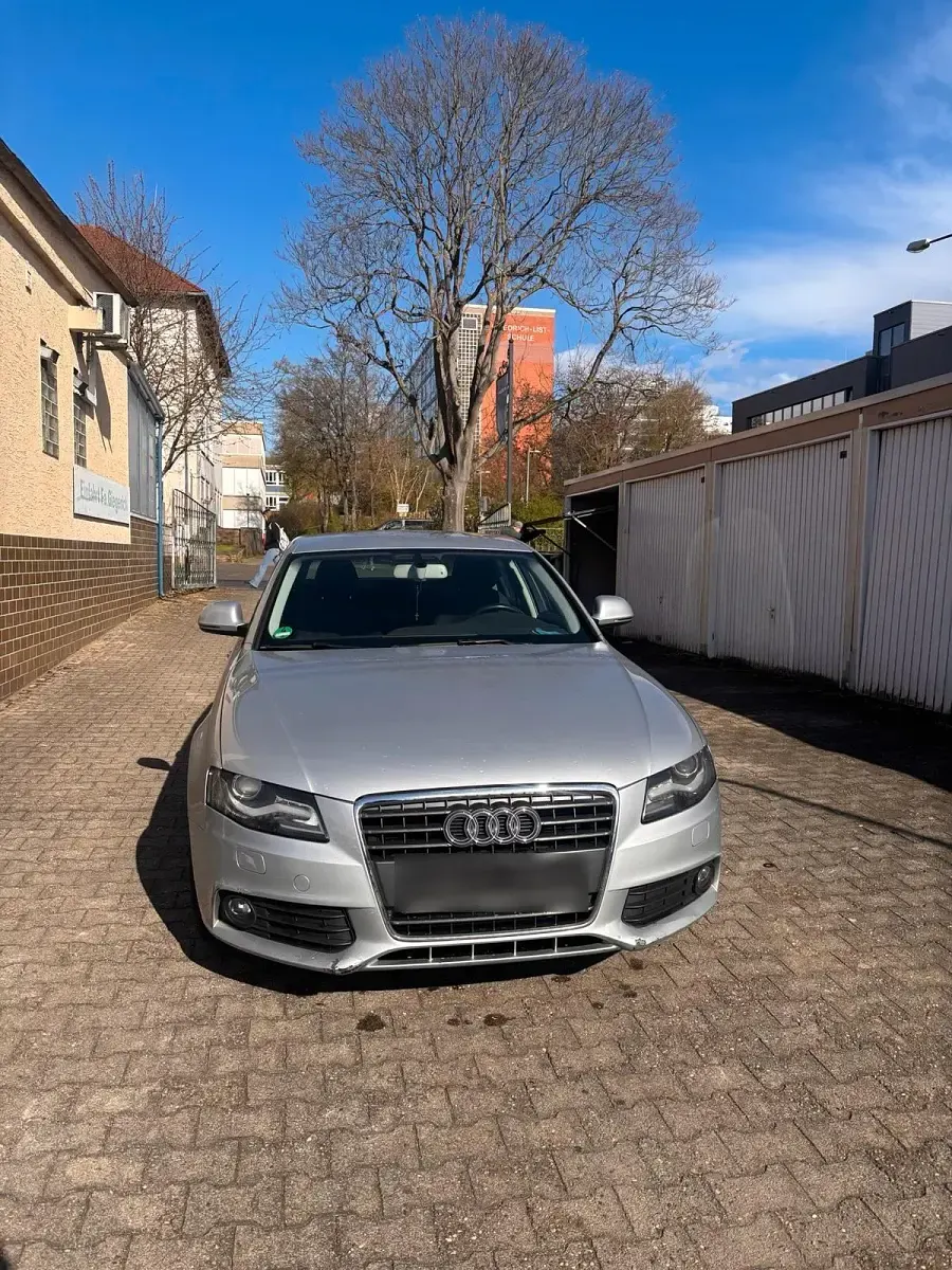 Gebraucht Audi A4 118 PS (86 kW) 2008 Silber Limousine