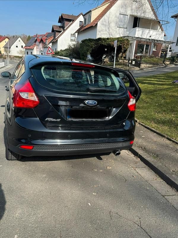 Gebraucht Ford Focus Titanium 150 PS (110 kW) 2011 Schwarz Limousine