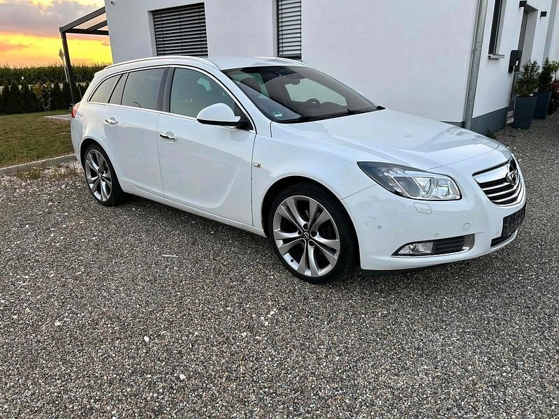 Braun Gebraucht 2011 Opel Insignia Kombi | 3.500 € (Guter Preis) - Bild 1/4