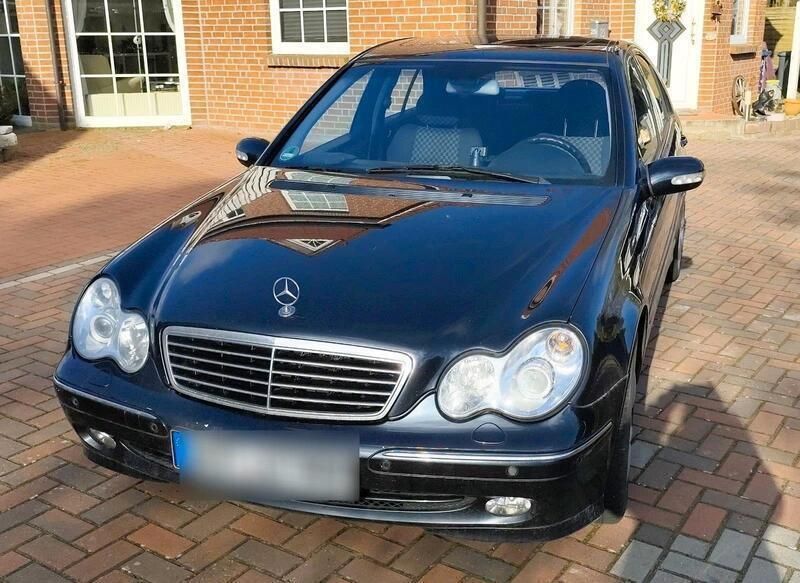 Blau Gebraucht 2003 Mercedes C240 Avantgarde Limousine | 2.800 € (Teuer) - Bild 1/4