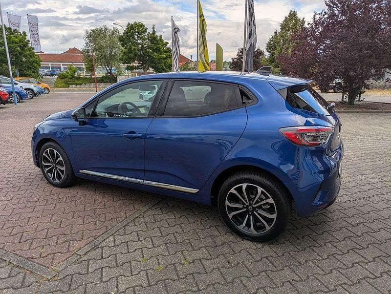 Neu Renault Clio V Techno 91 PS (66 kW) 2025 Blau Limousine