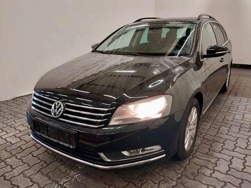 Schwarz Gebraucht 2012 VW Passat Comfortline Kombi | 5.900 € (Fairer Preis) - Bild 1/4