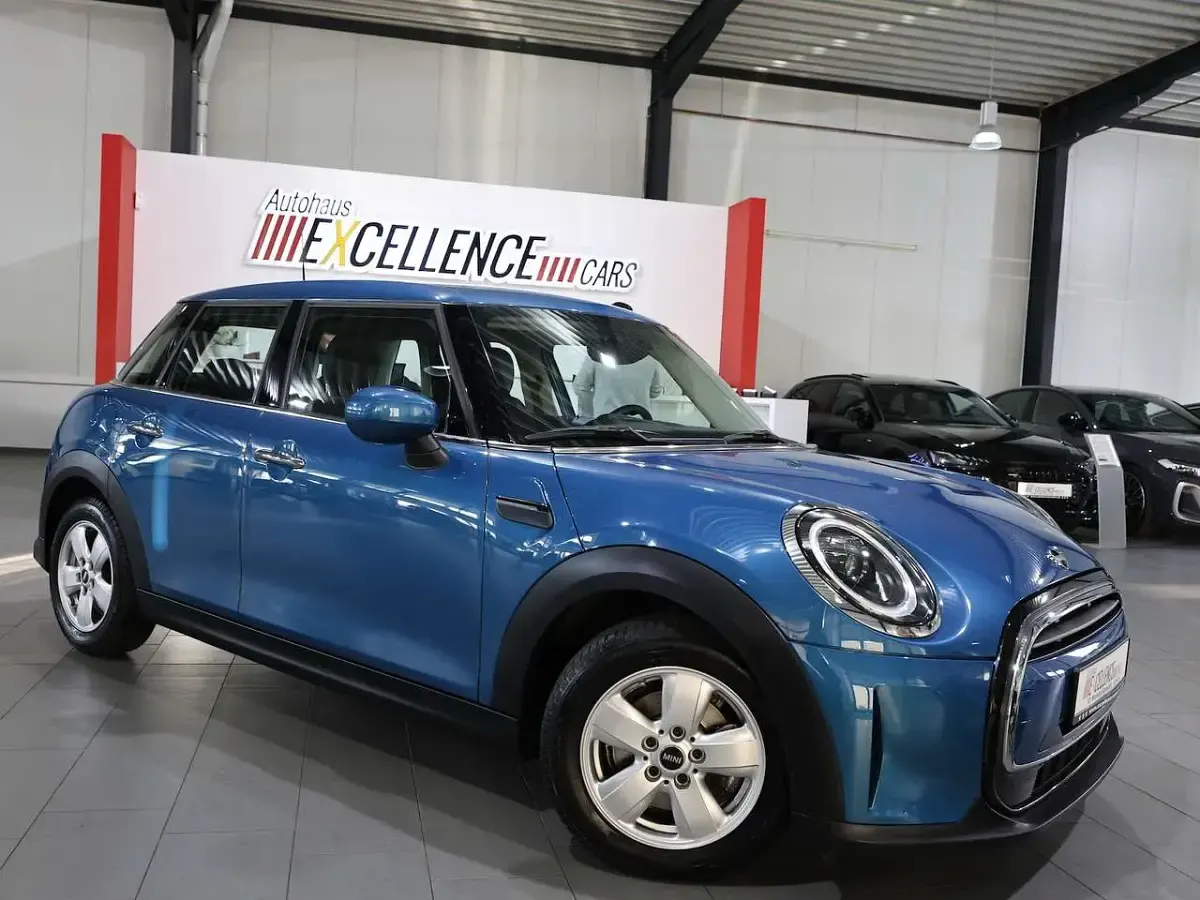 Second-hand Mini ONE Classic 102 CP (75 kW) 2022 Albastru Hatchback