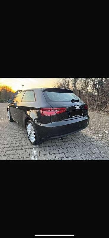 Gebraucht Audi A3 Attraction 105 PS (77 kW) 2013 Schwarz Limousine