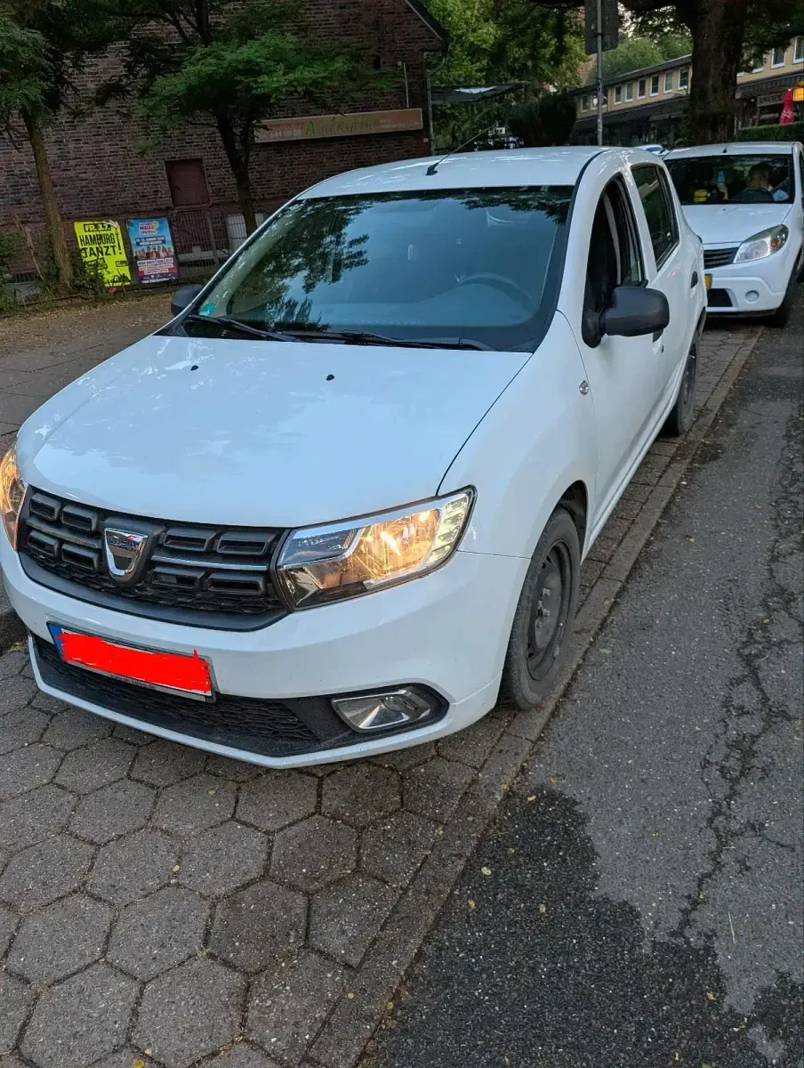 Gebraucht Dacia Sandero 73 PS (53 kW) 2018 Weiß Limousine