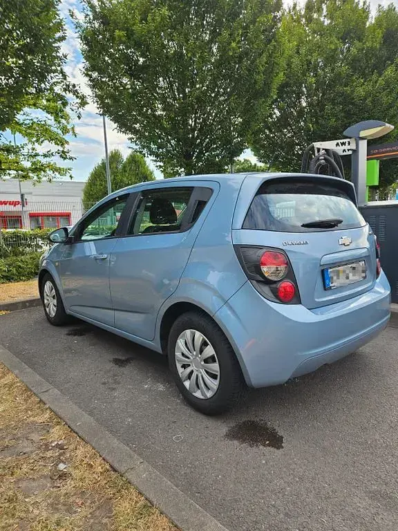 Gebraucht Chevrolet Aveo LT 86 PS (63 kW) 2013 Blau Limousine