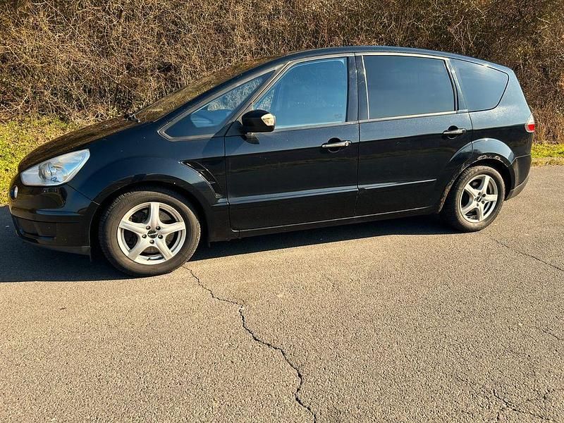 Gebraucht Ford S-MAX Titanium 175 PS (128 kW) 2008 Schwarz Van / Kleinbus