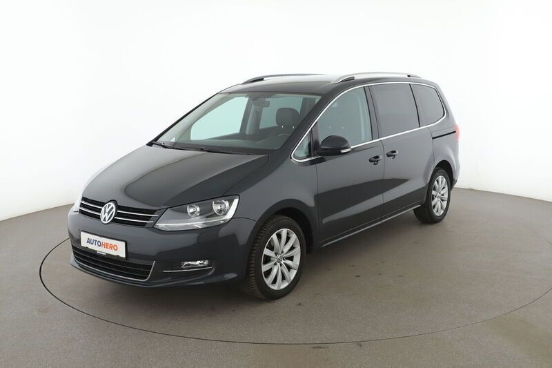 Grau Gebraucht 2016 VW Sharan Highline Van / Kleinbus | 16.730 € (Superpreis) - Bild 1/4