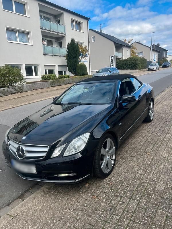 Schwarz Gebraucht 2011 Mercedes E350 Cabrio | 15.950 € (Teuer) - Bild 1/4