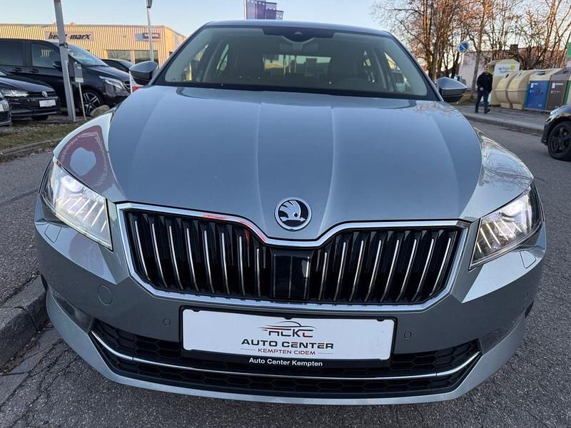 Gebraucht Skoda Superb Style 190 PS (139 kW) 2015 Grau Limousine