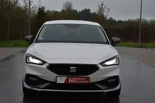 Gebraucht Seat Leon FR-Line 150 PS (110 kW) 2023 Weiß Limousine