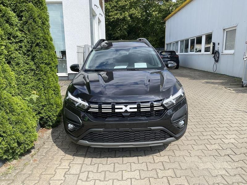 Second-hand Dacia Jogger Expression 91 CP (66 kW) 2024 Negru Monovolum