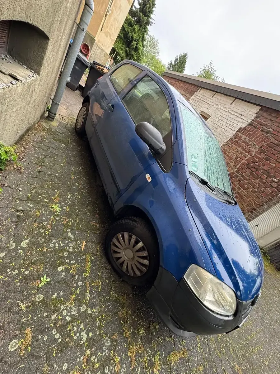 Używany VW Fox 54 KM (39 kW) 2006 Niebieski Hatchback